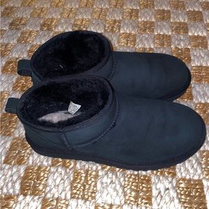 Classic Ultra Mini Ugg Boots in Black